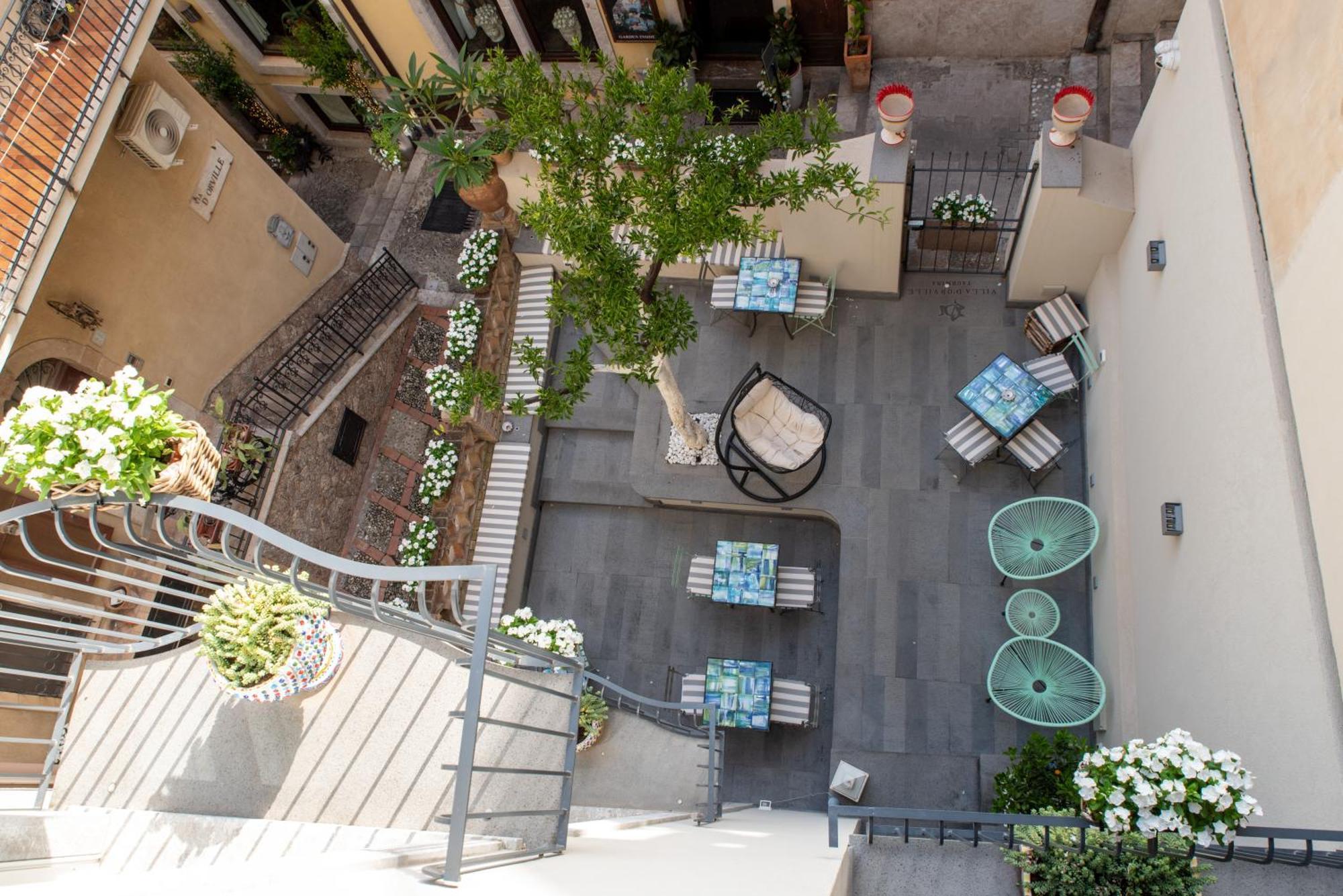 Villa D'Orville Luxury Suites Таормина Экстерьер фото