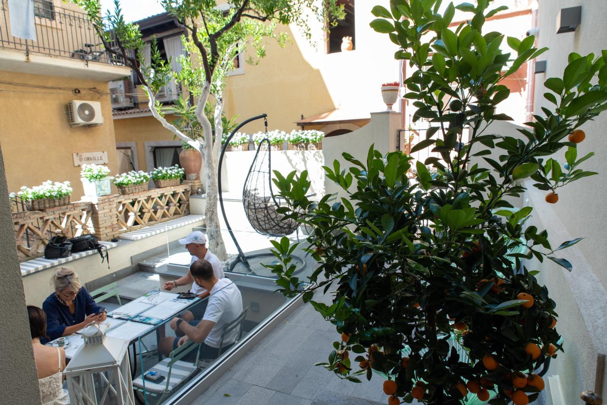 Villa D'Orville Luxury Suites Таормина Экстерьер фото