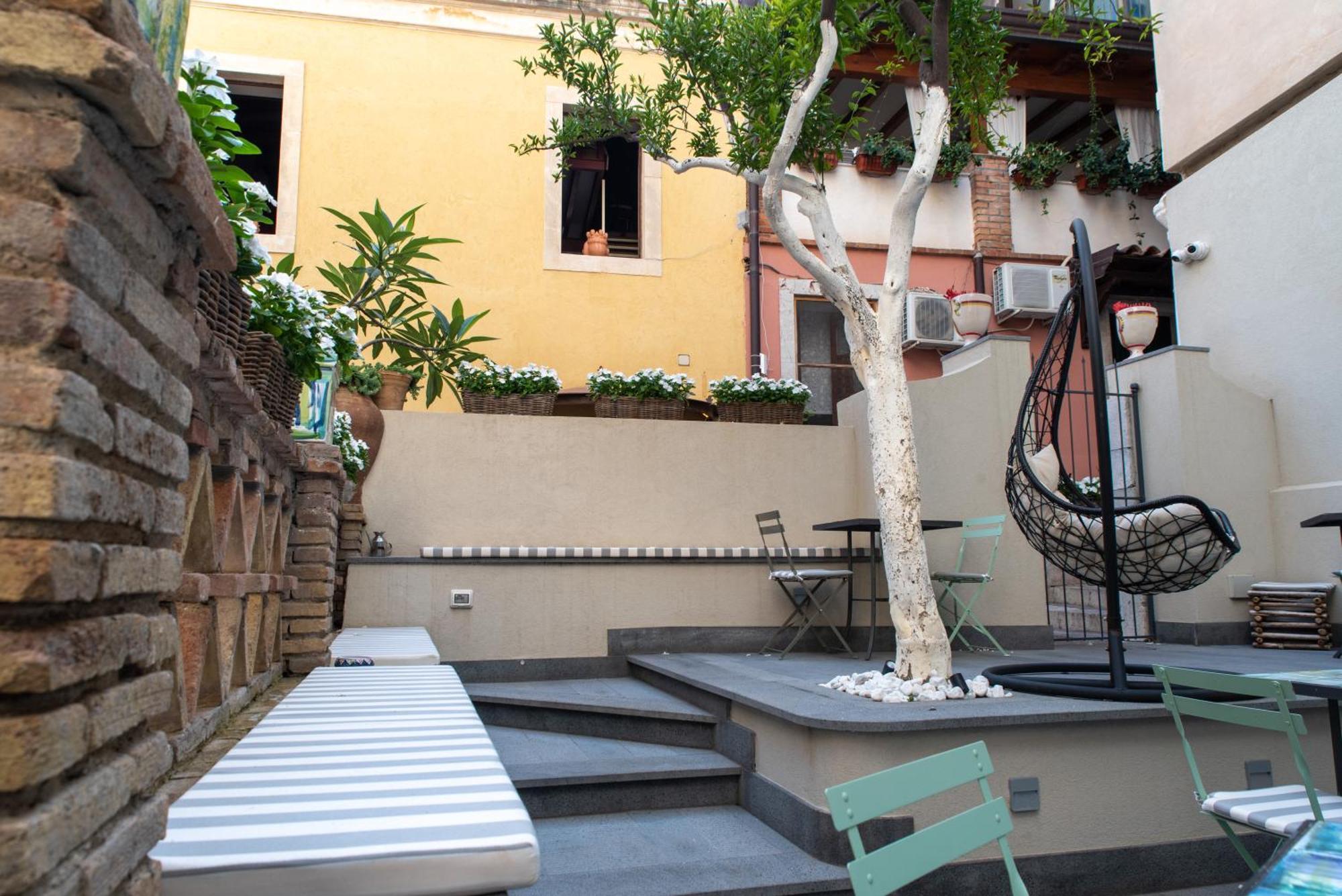 Villa D'Orville Luxury Suites Таормина Экстерьер фото