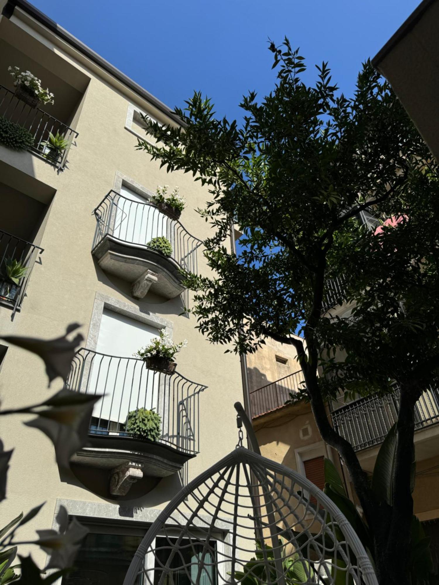 Villa D'Orville Luxury Suites Таормина Экстерьер фото