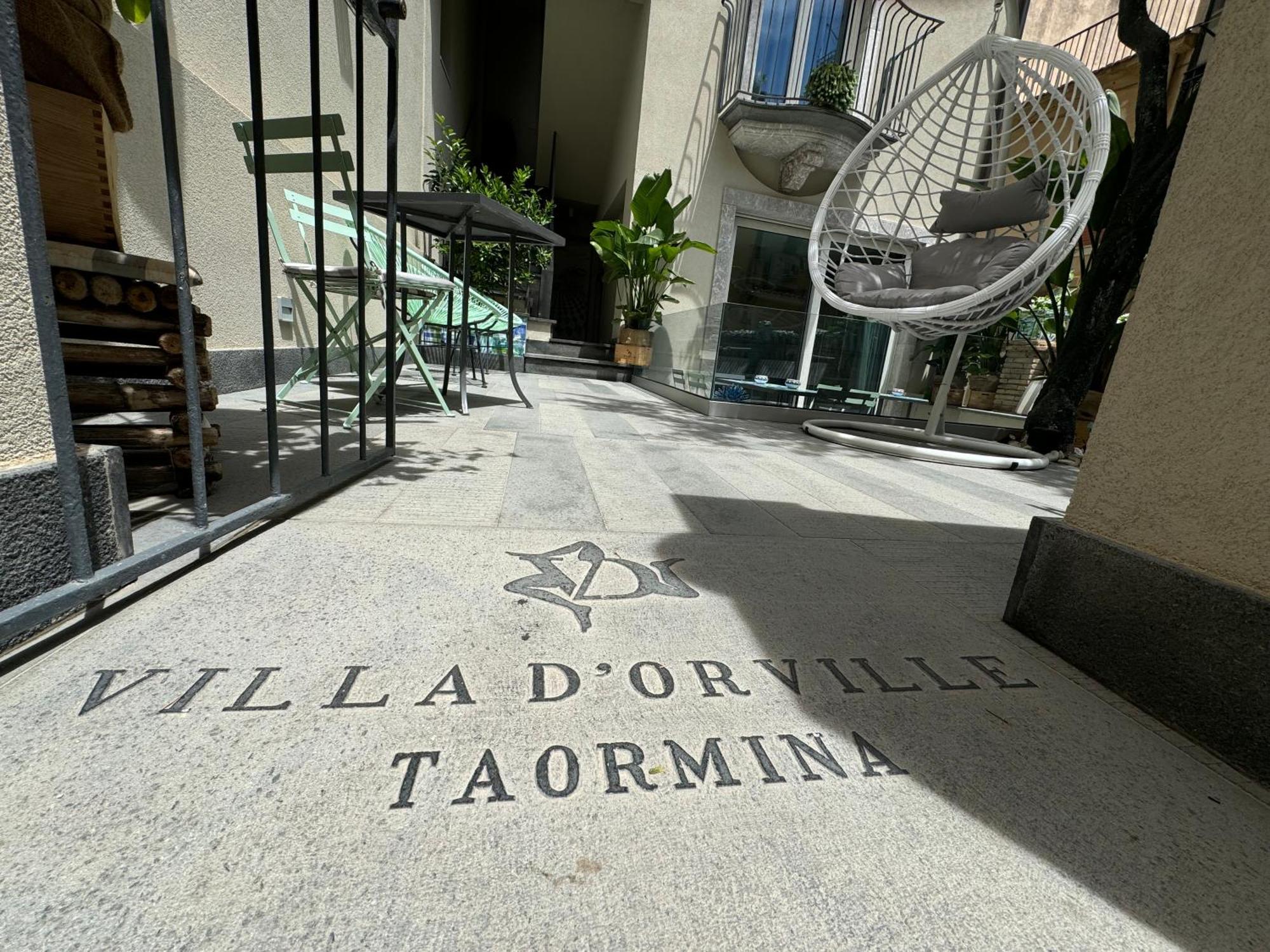 Villa D'Orville Luxury Suites Таормина Экстерьер фото