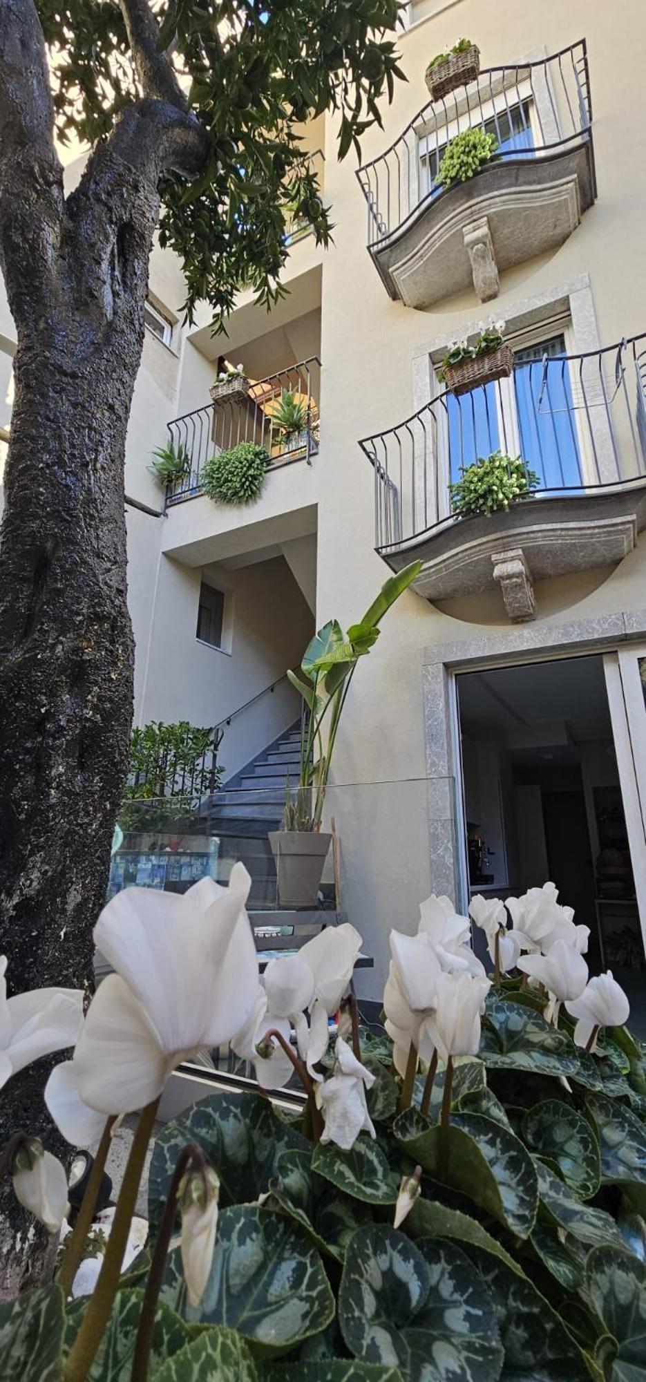 Villa D'Orville Luxury Suites Таормина Экстерьер фото