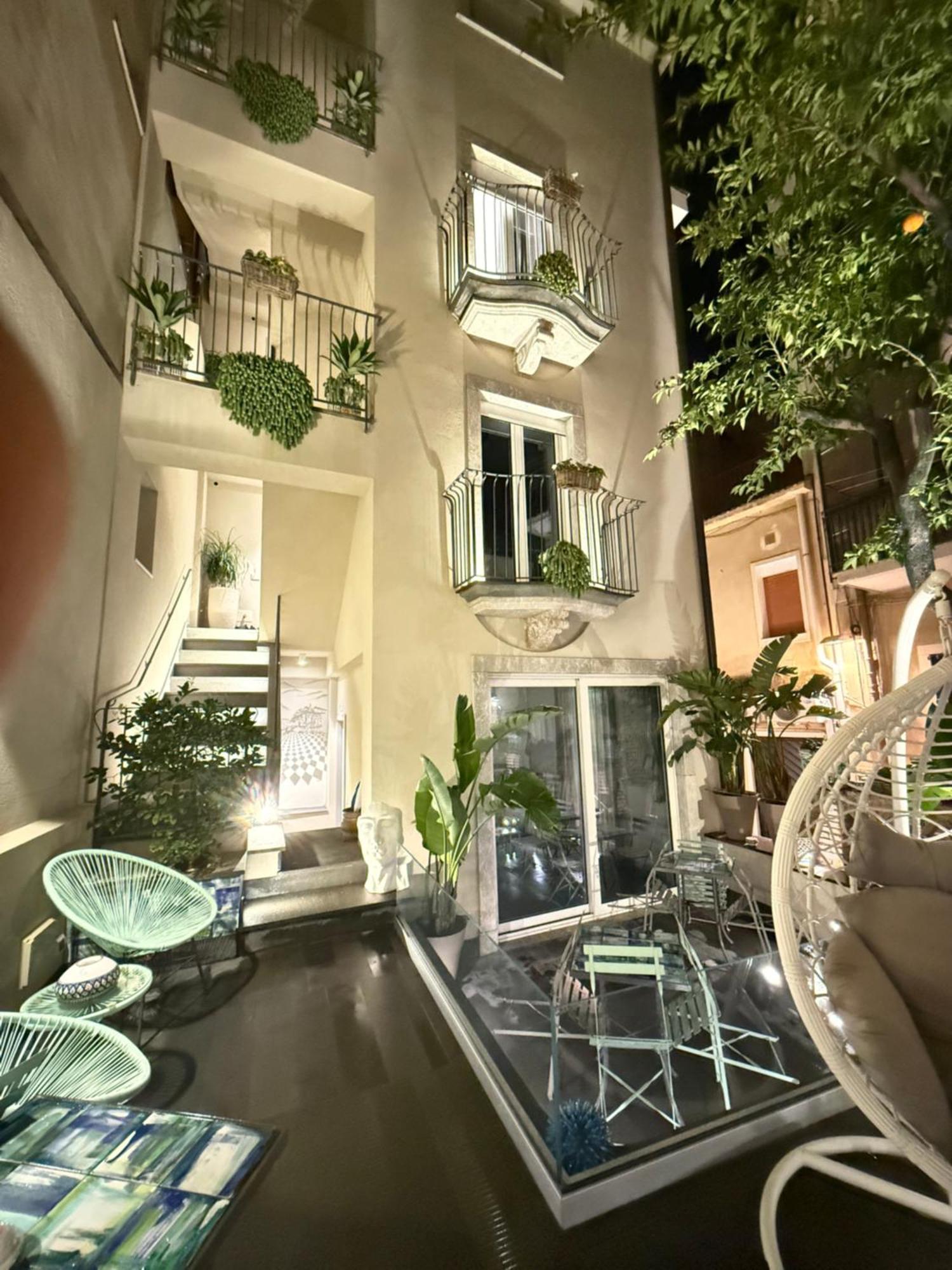 Villa D'Orville Luxury Suites Таормина Экстерьер фото